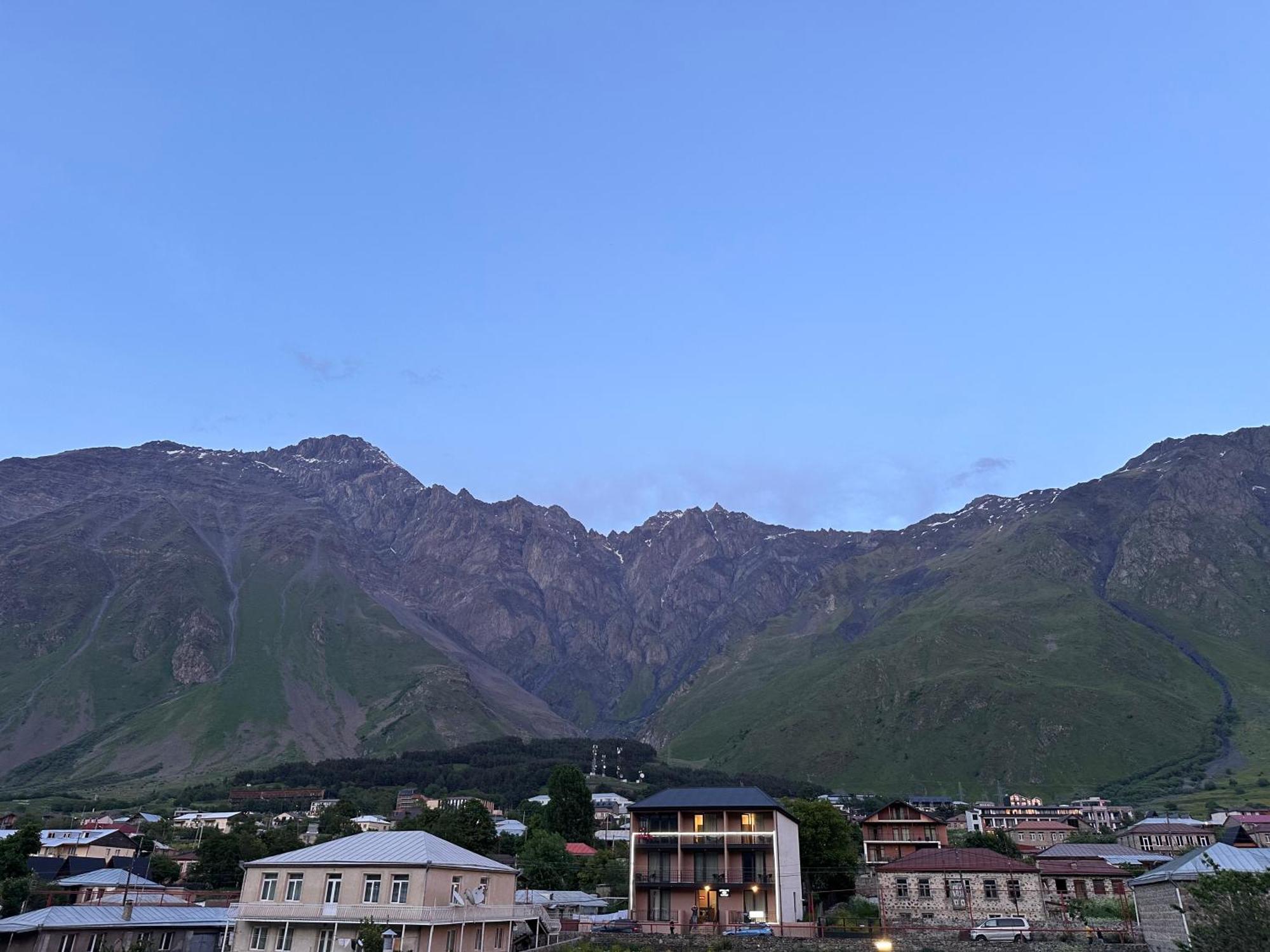Hotel Mountime Kazbegi Eksteriør billede