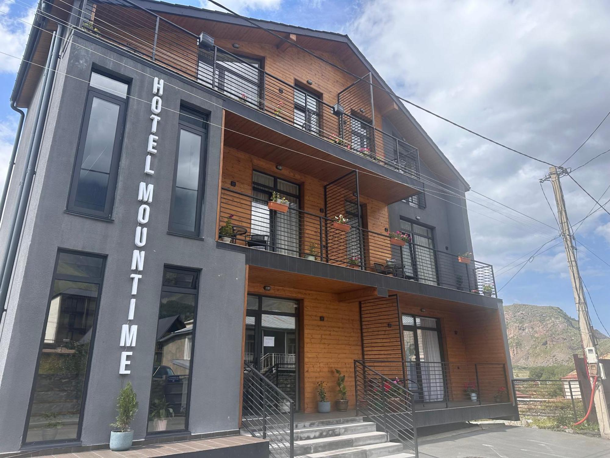 Hotel Mountime Kazbegi Eksteriør billede