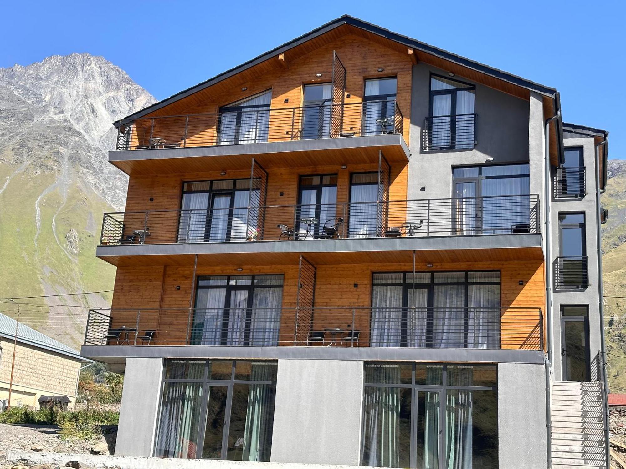 Hotel Mountime Kazbegi Eksteriør billede