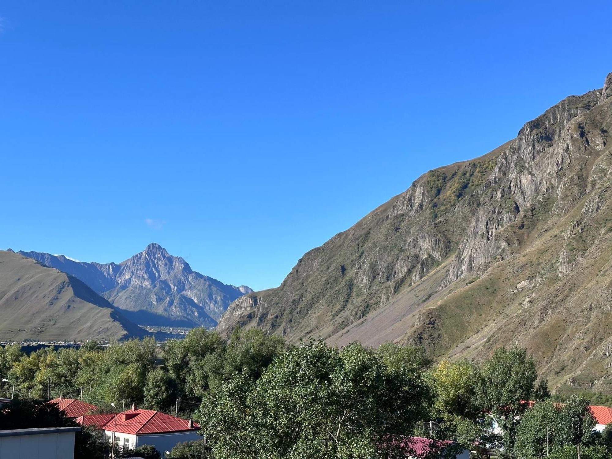 Hotel Mountime Kazbegi Eksteriør billede