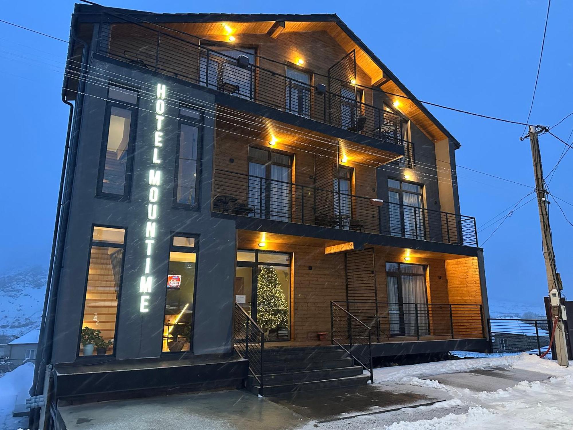 Hotel Mountime Kazbegi Eksteriør billede